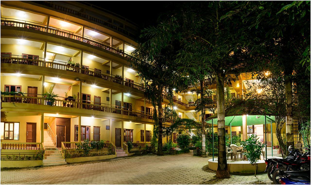 Hotel Nature Heritage Читван Экстерьер фото